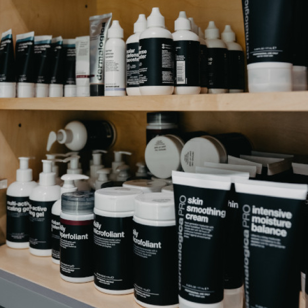 パーソナライズに選択できる豊富な種類のスキンケア